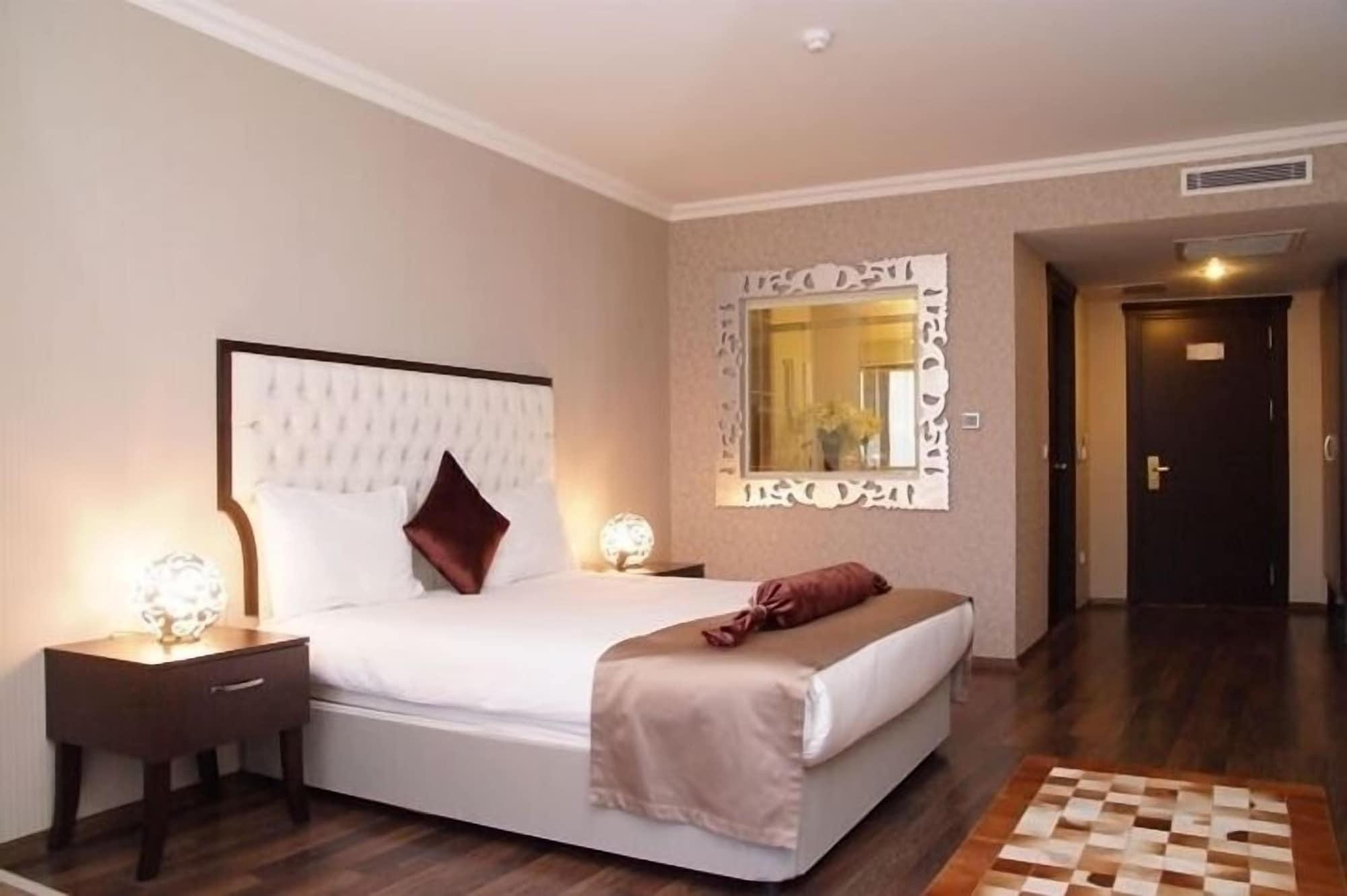 Crowne Plaza Istanbul - Ortakoy Bosphorus By Ihg Hotel Exterior photo
